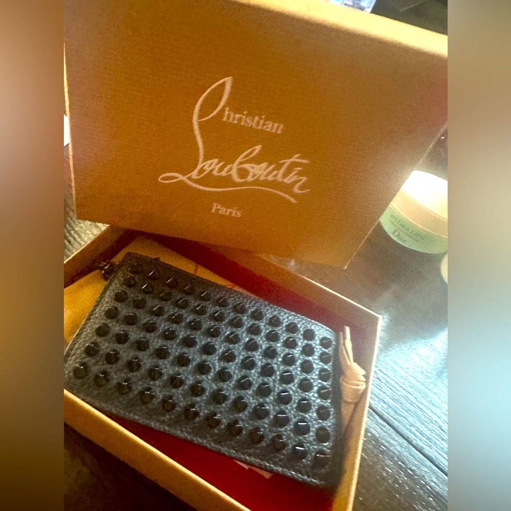 Christian Louboutin 💯 authentic!